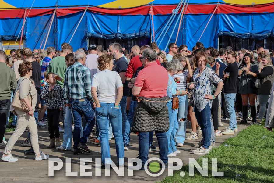 Publiek    Bezoekers (69)